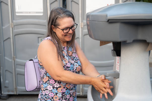 Portable Toilet Options We Offer in Belle, MO
